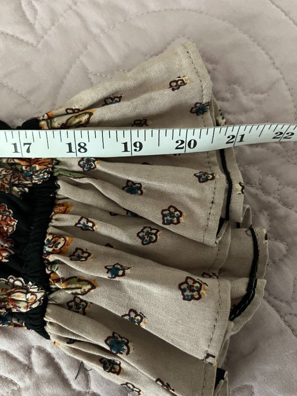 Angie Black Floral Boho Top *NWT* Size Medium - Picture 3 of 8